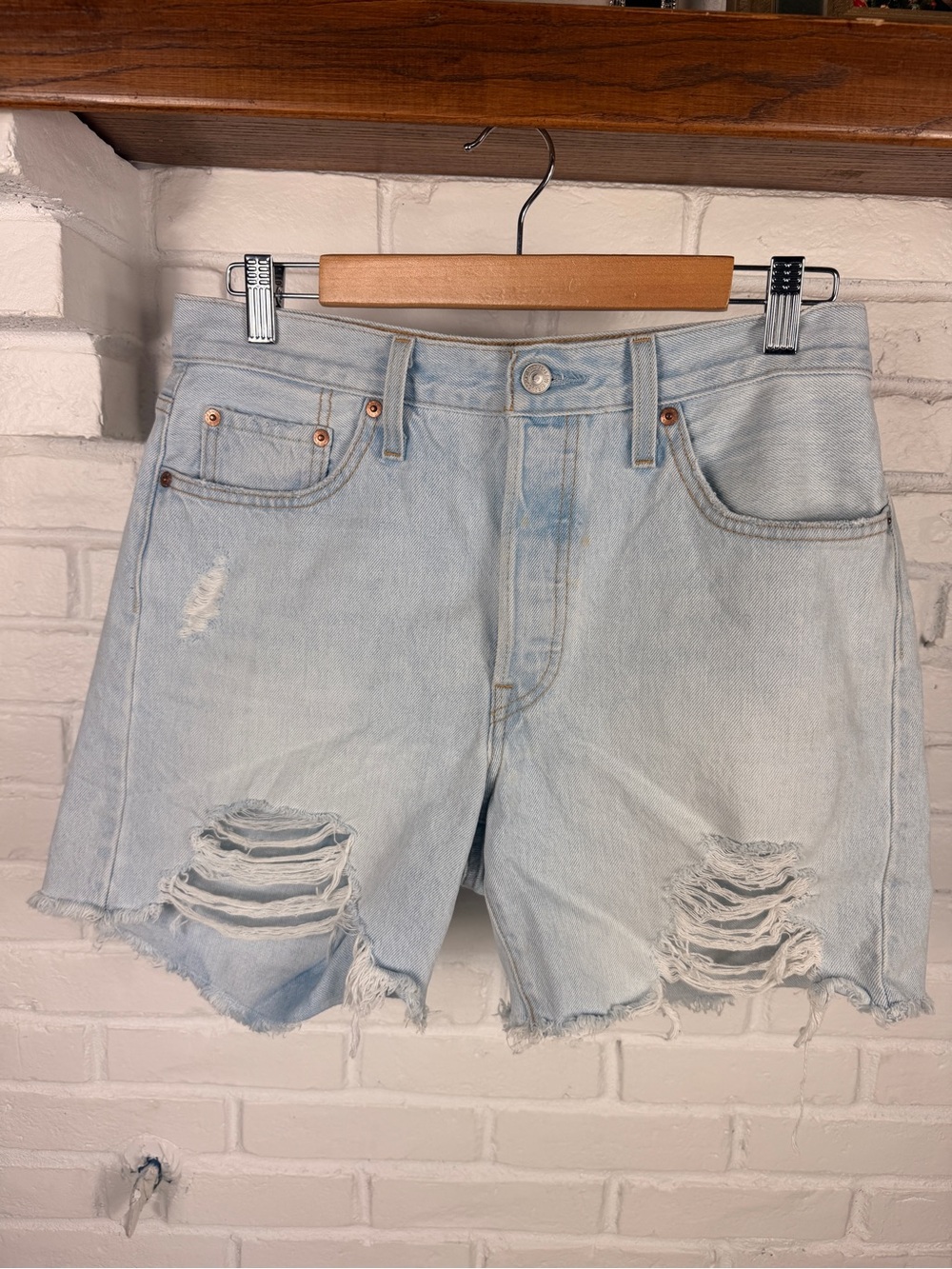 Levi’s 501 Light Wash Distressed Denim Shorts Raw Hem Festival Style Size 29